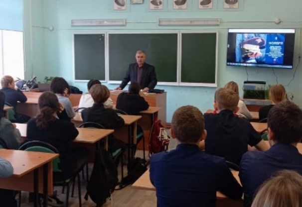 В Приморском крае полицейские провели профориентационно...