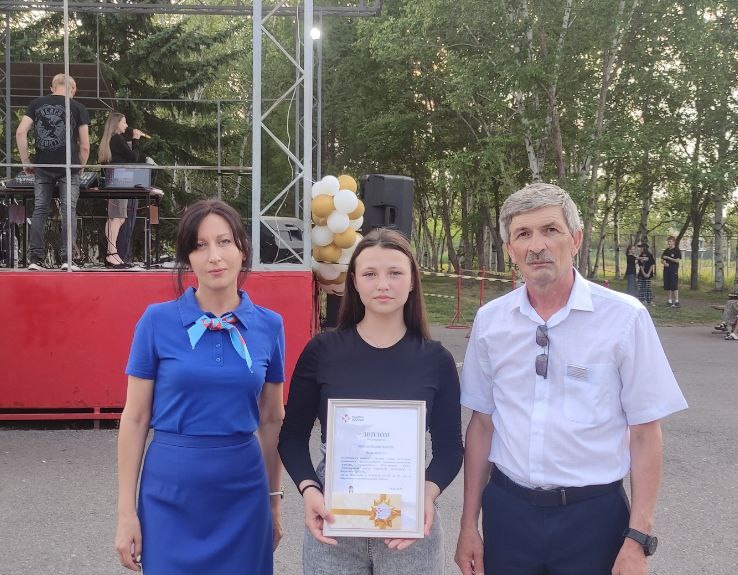 Участники летней ремонтной бригады в Кировском районе п...