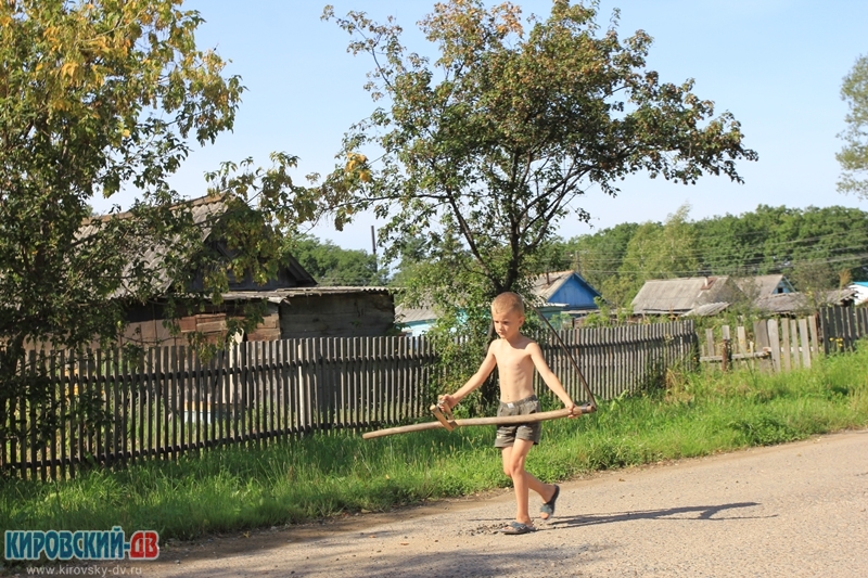 Мальчик с косой, пгт.Кировский