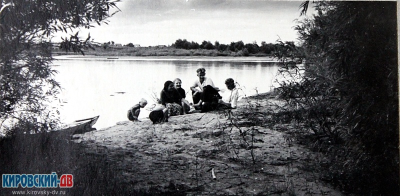 На реке, пгт.Кировский